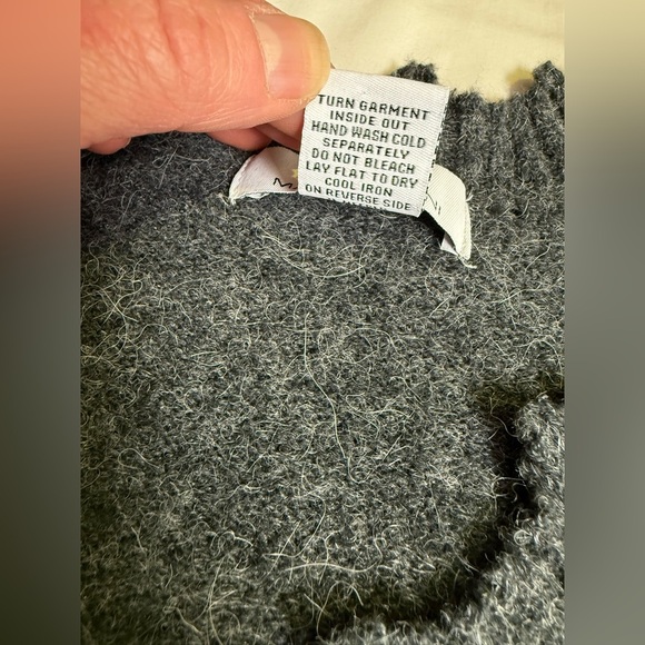 MAGASCHONI Gray V-Neck shark bite trim Sweater size S - Picture 10 of 12
